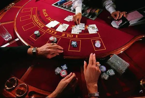 Filipino players enjoying mobile sports betting on the win77 platform